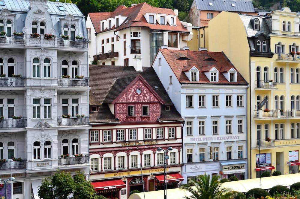 Hotel Petr Karlovy Vary Exterior photo